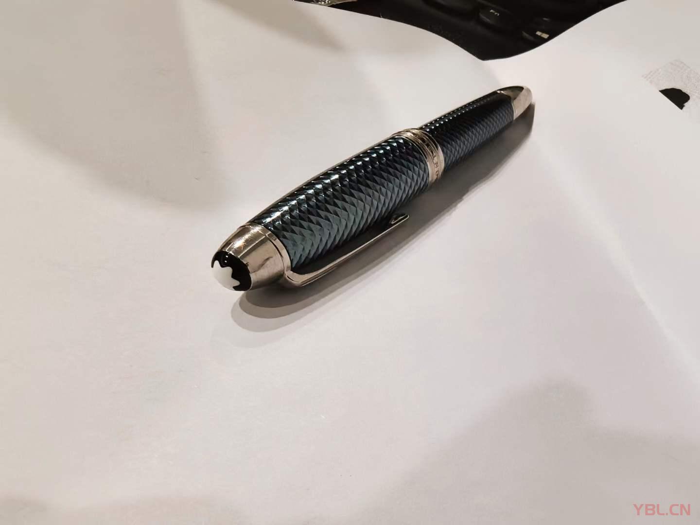 中產(chǎn)階級(jí)以及新階層的返貧是成為一個(gè)必然趨勢(shì)